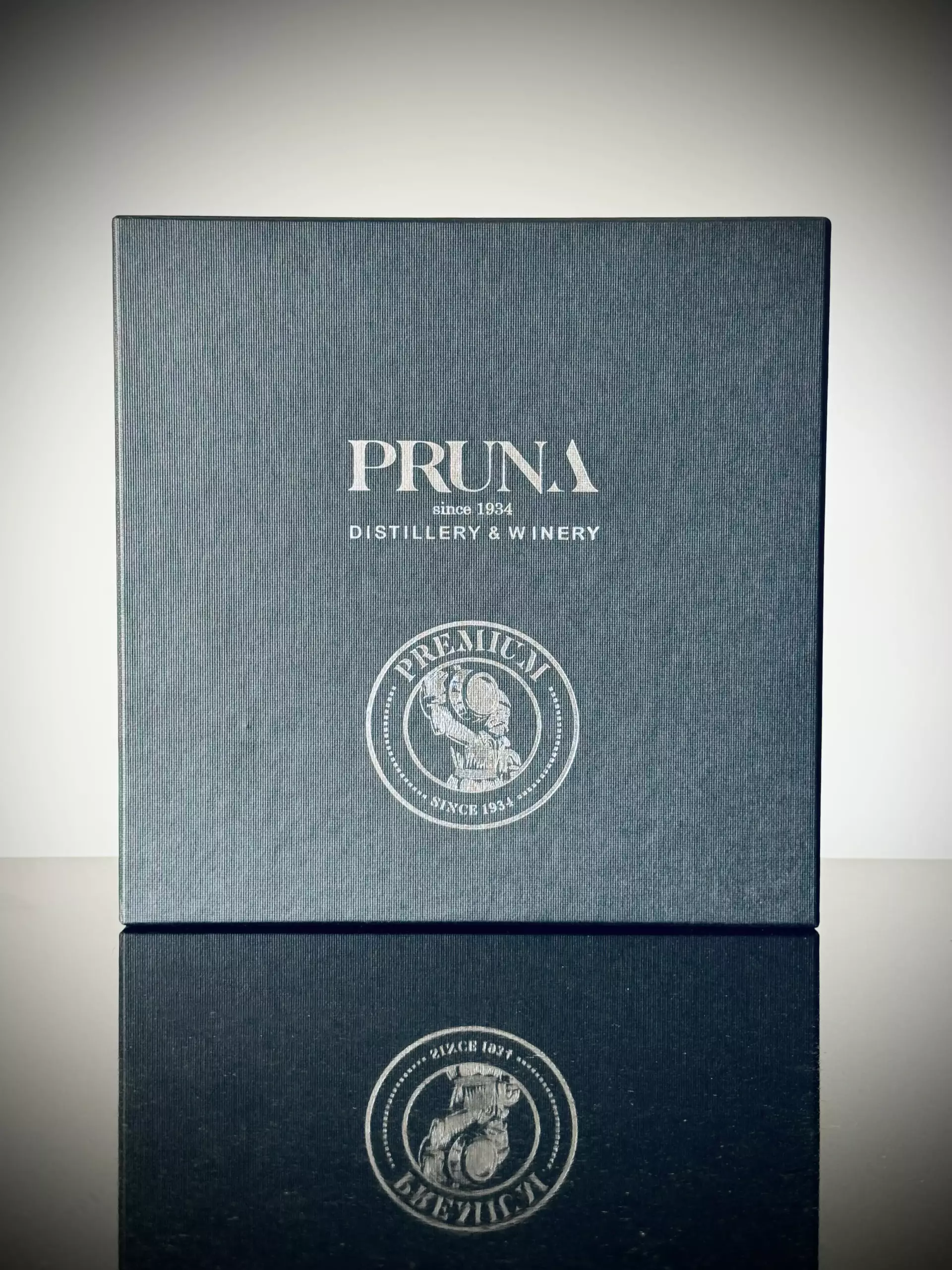 Plum brandy 0.35l and Pear brandy 0.35l in lux box - Image 2