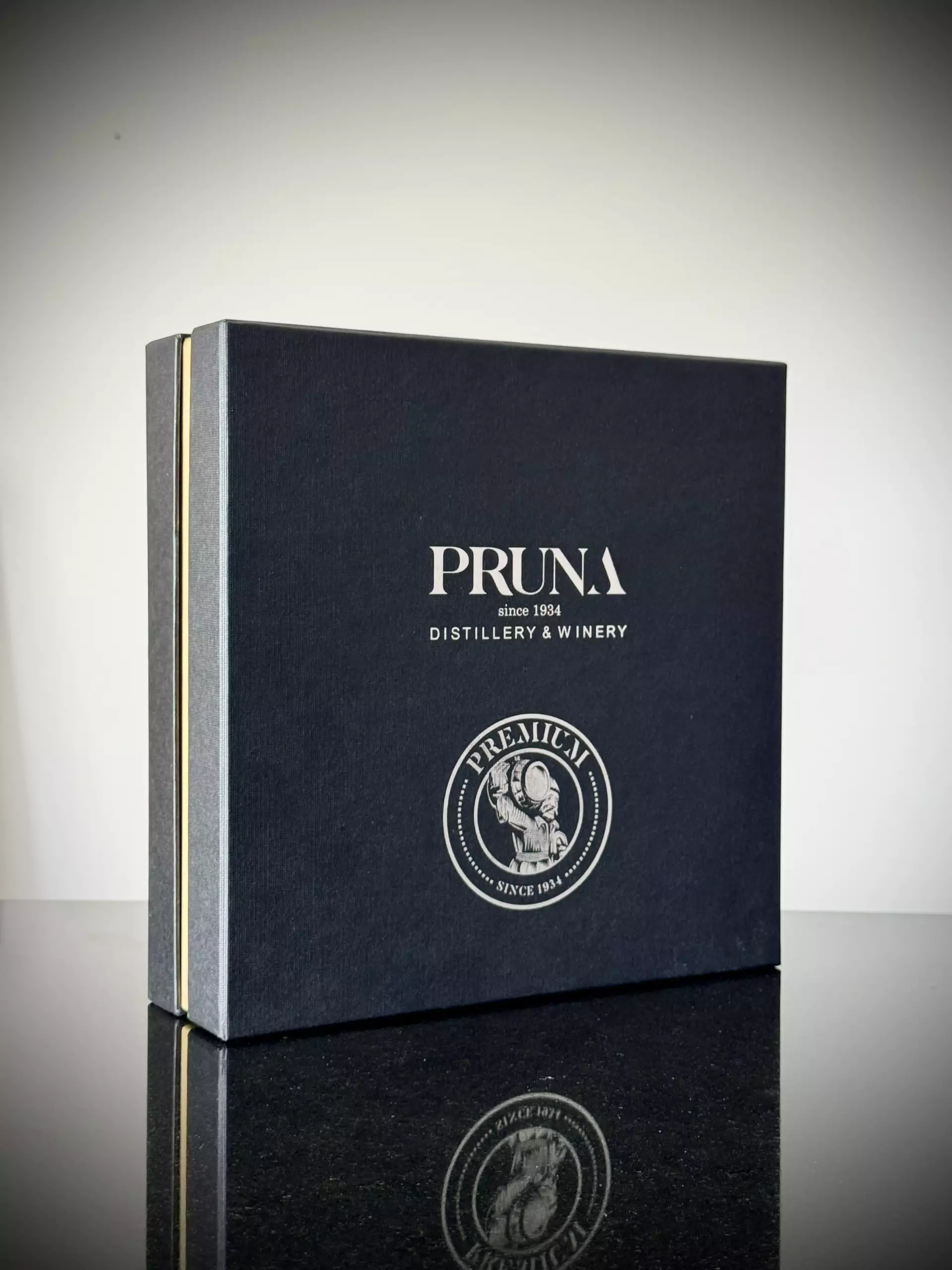 Plum brandy 0.35l and Pear brandy 0.35l in lux box - Image 5